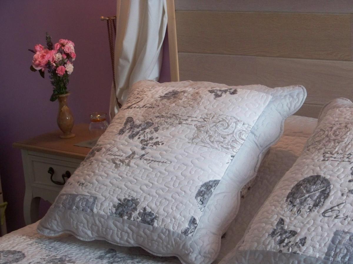 Bed and Breakfast La Genoise Tillieres Exterior foto